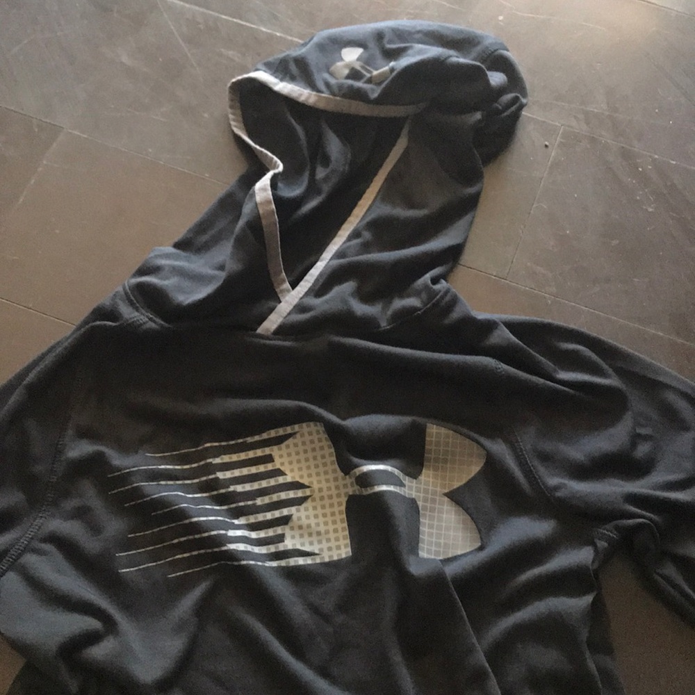 Under Armor Black Sweatershirt